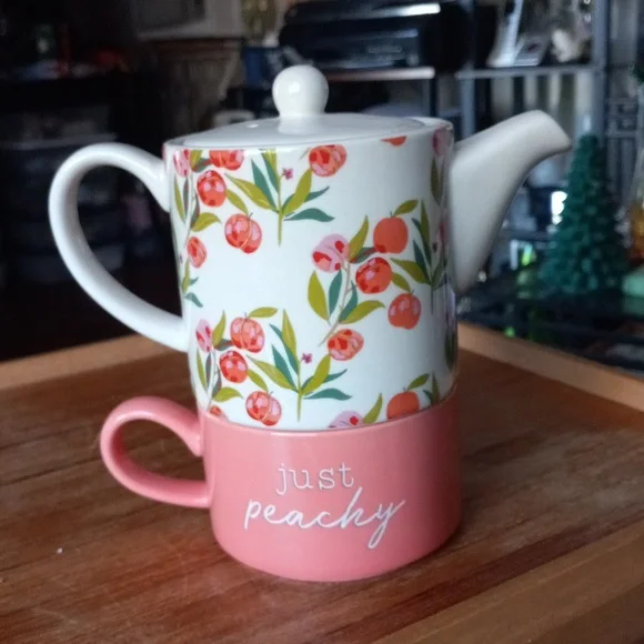 Tea for One teapot and cup. - Picture 2 of 5